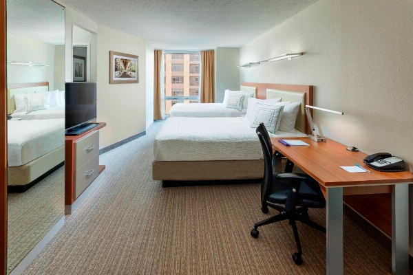 SpringHill Suites by Marriott Chicago Downtown/River North image 4